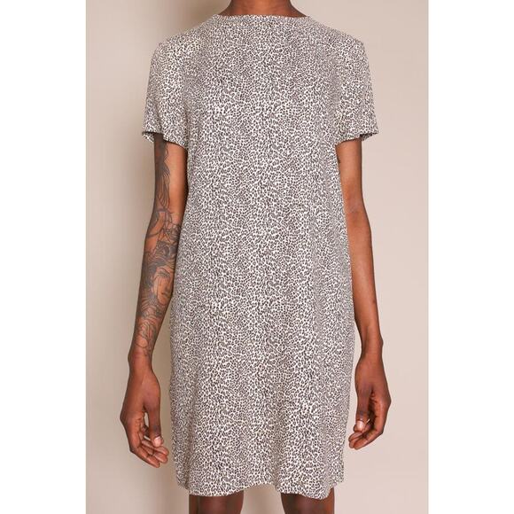 Jenni Kayne Mini Dress Leopard Print T-Shirt Shift Size M Viscose Quiet Luxury - Picture 2 of 9